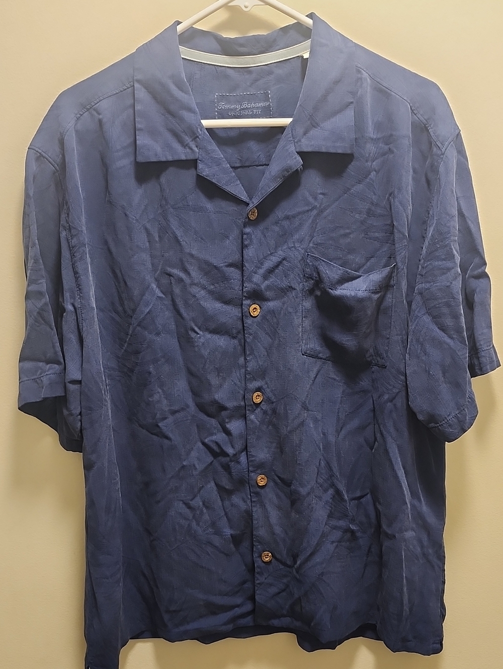Tommy Bahama 100% Silk Size: Large